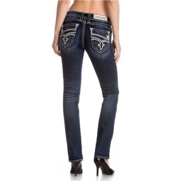 Rock Revival Elma Straight Jean
Dark Wash with contrast stitching
Size 26 - Picture 1 of 15